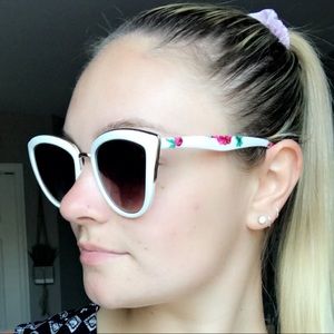 Trendy cat eye sunglasses